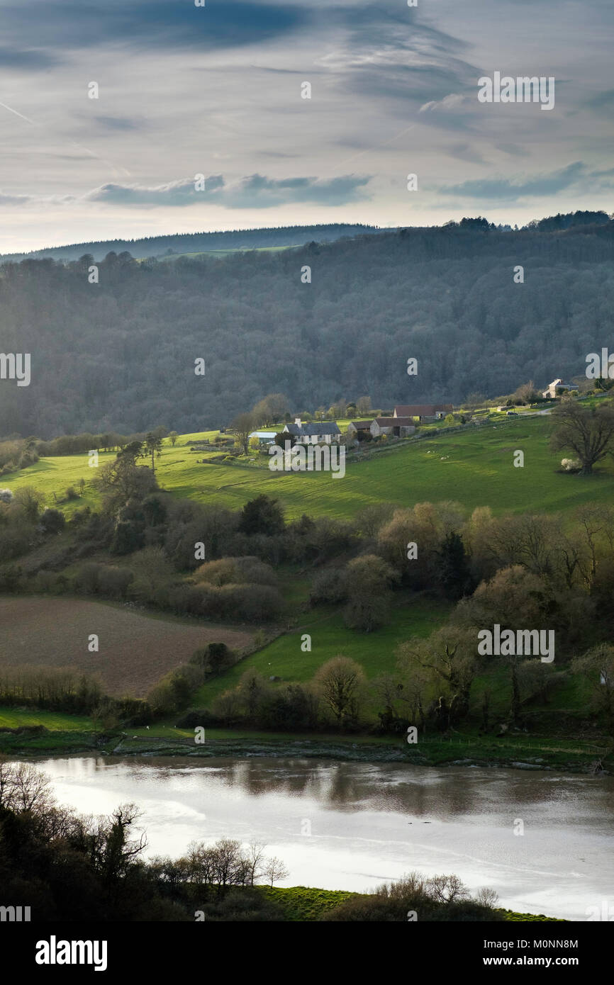 Agriturismo a LANCAUT sul fiume Wye. Il fiume è parte del confine tra Inghilterra e Galles Foto Stock