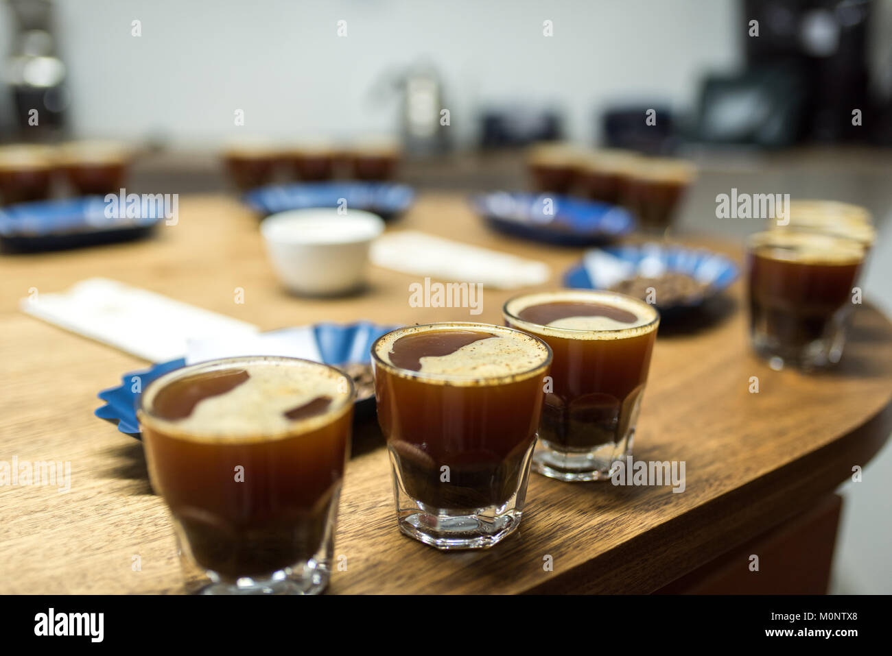 La tostatura del caffè, la tostatura del caffè Foto Stock
