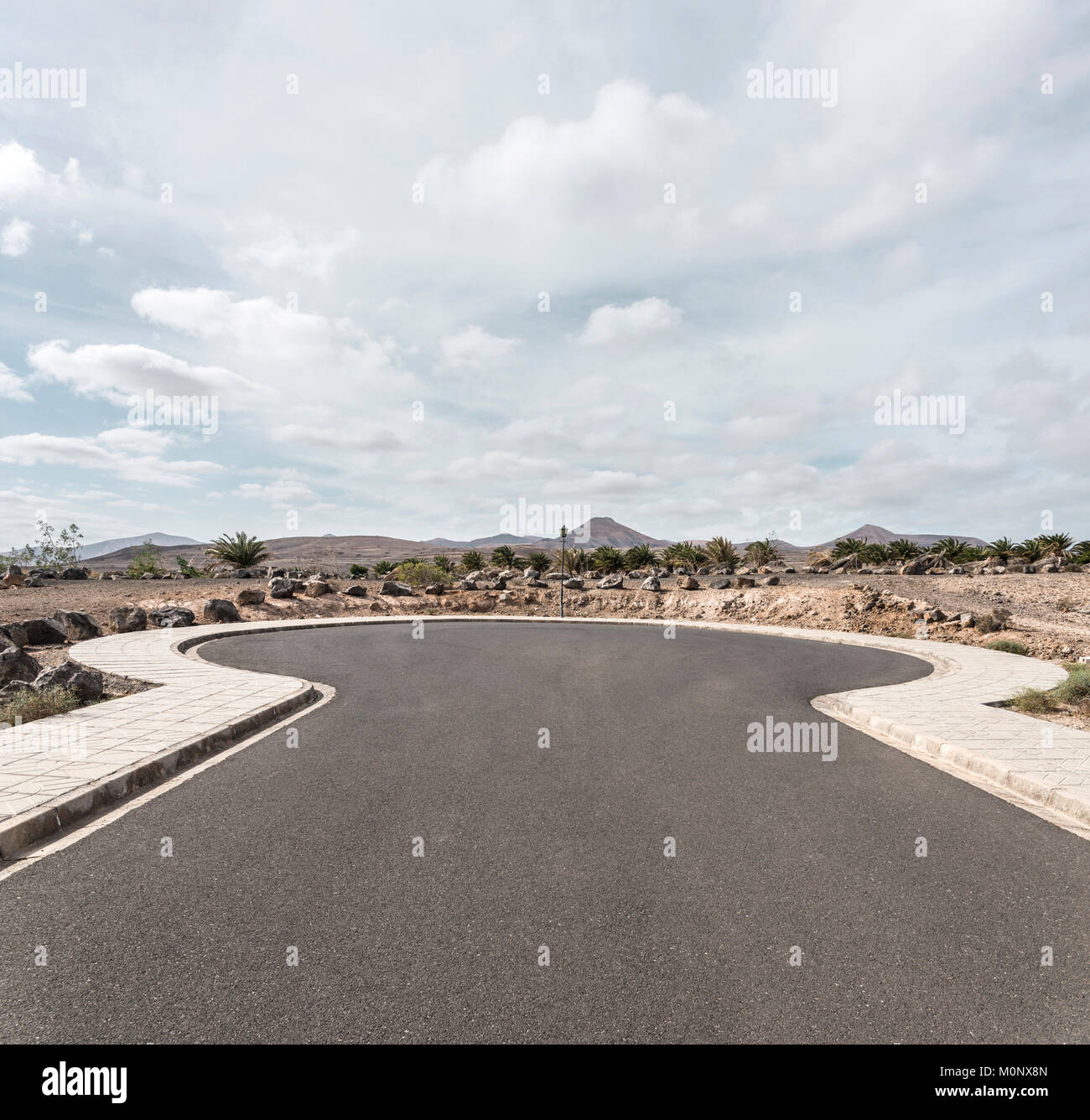 Dead-end street con possibilità di tornitura in Puerto Calero,Lanzarote,Spagna Foto Stock