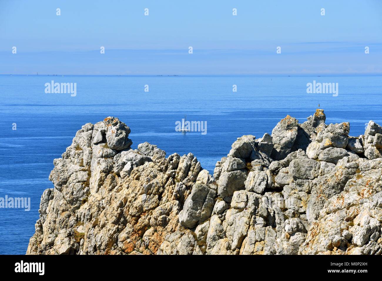 Francia,Finisterre,Iroise mare,Armorica Parco Naturale Regionale,Presqu'ile de Crozon,Camaret,Pointe de Pen Hir Foto Stock