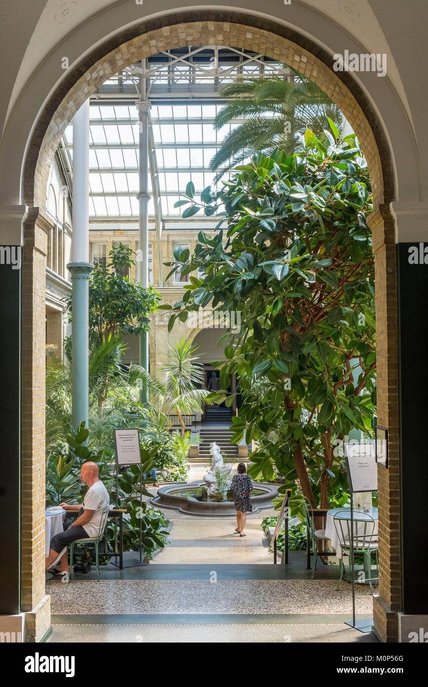 La Danimarca,Zelanda,Copenhagen,Ny Carlsberg Glyptotek,museo fondata nel 1897 dal figlio del fabbricante di birra del fondatore Carlsberg e progettato dall architetto Vilhelm Dahlerup,giardino d inverno Foto Stock