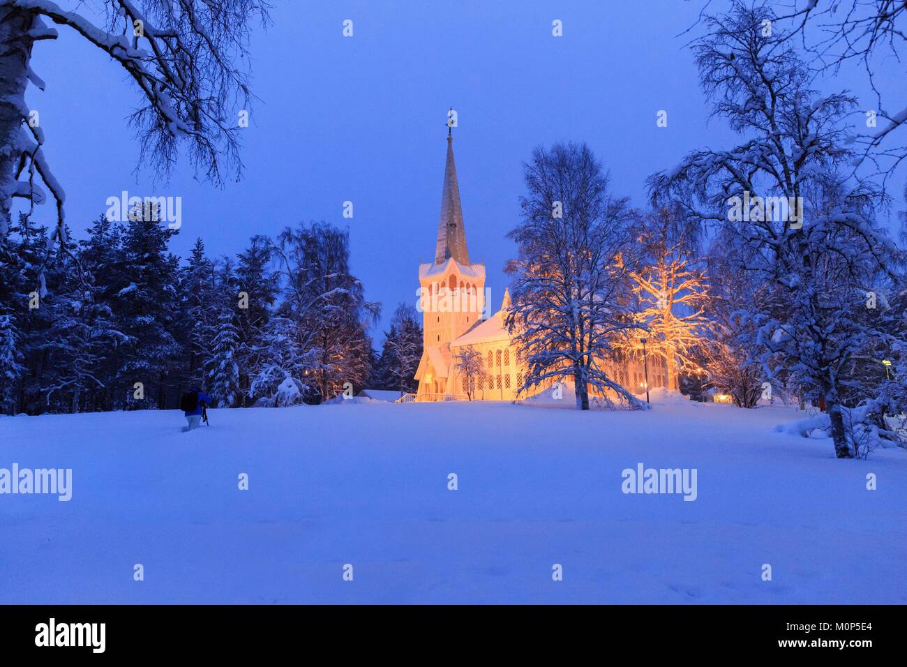 La Svezia,Lapponia,regione elencato come patrimonio mondiale dall UNESCO,Norrbotten County,Jokkmokk Chiesa di notte,città considerata la capitale dei Sami Foto Stock