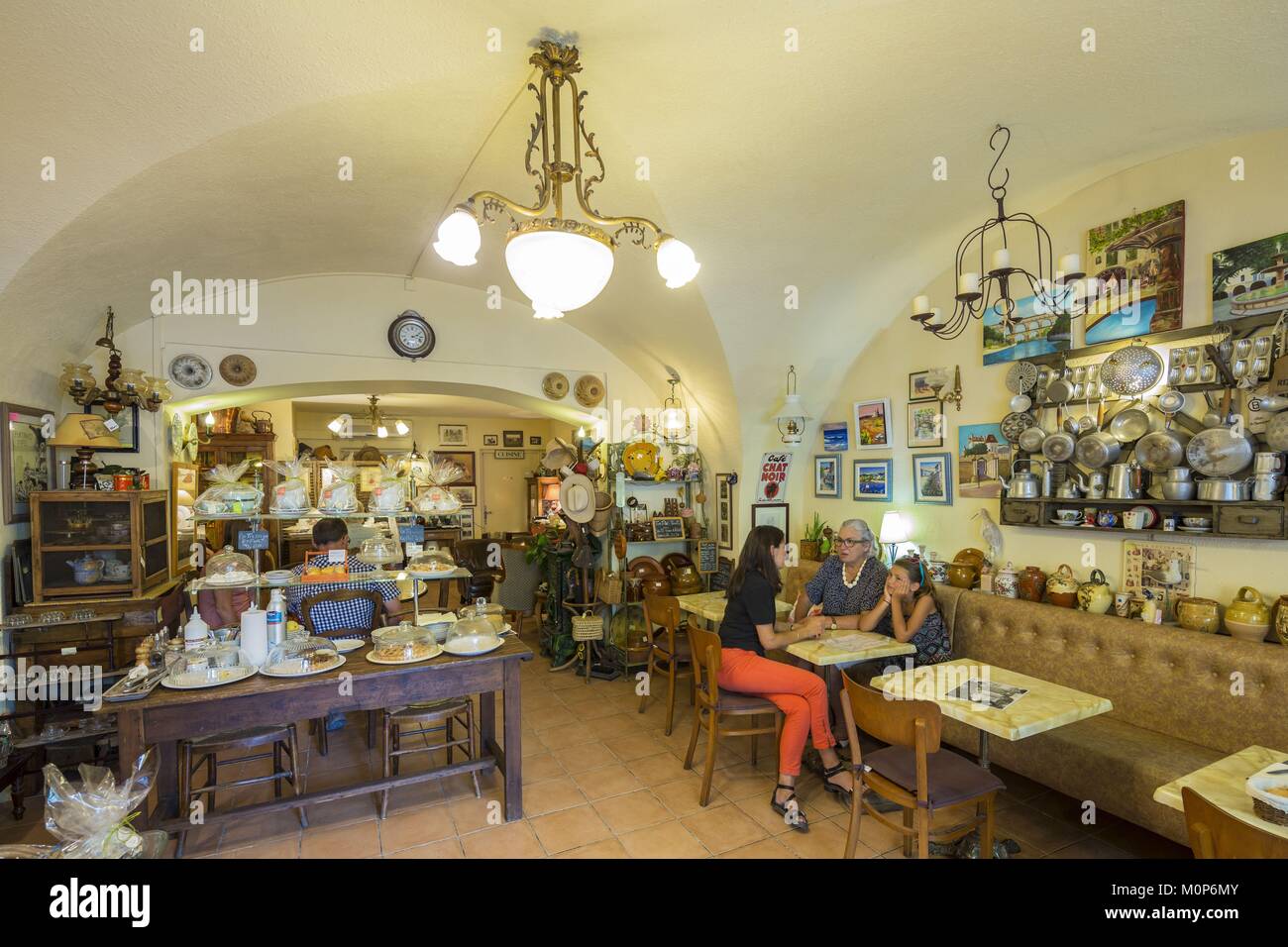 Francia,Gard,Uzes,ristorante,sala da tè la Trop'uzienne Foto Stock
