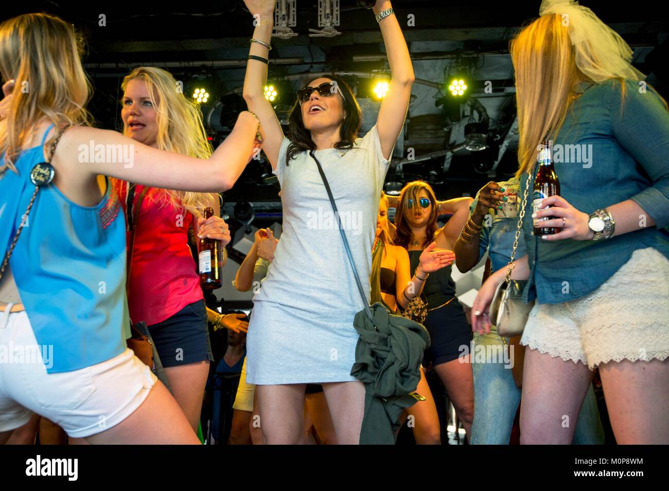 Stati Uniti,Louisiana,New Orleans,il Quartiere Francese,addio al nubilato party Foto Stock