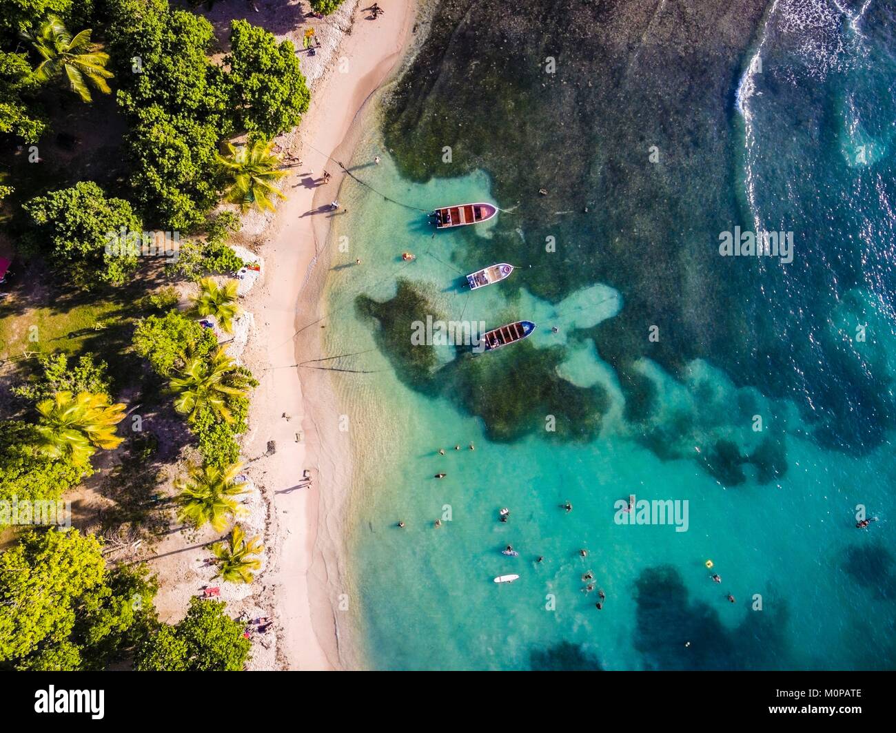 Francia,caraibi,Piccole Antille,Guadalupa,Grande-Terre,Le Gosier,vista aerea sulla spiaggia di Petit Havre (vista aerea) Foto Stock