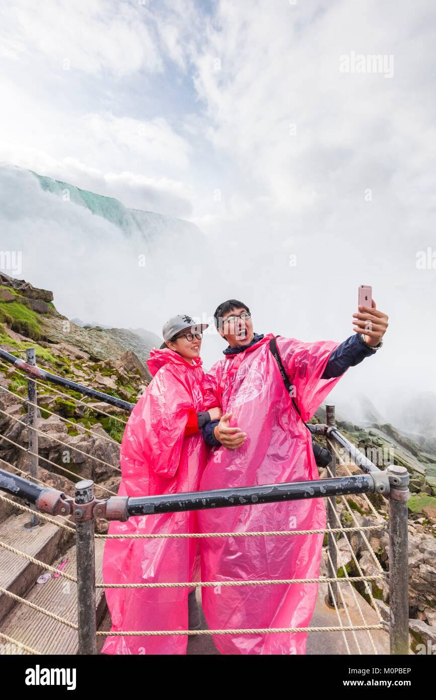 Stati Uniti,New York,Niagara Falls,American Falls,turisti Foto Stock