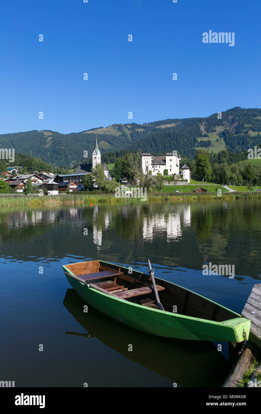 Austria, castello di Salisburgo, Goldegg, Lago Goldeggersee, Goldegg Castle Foto Stock