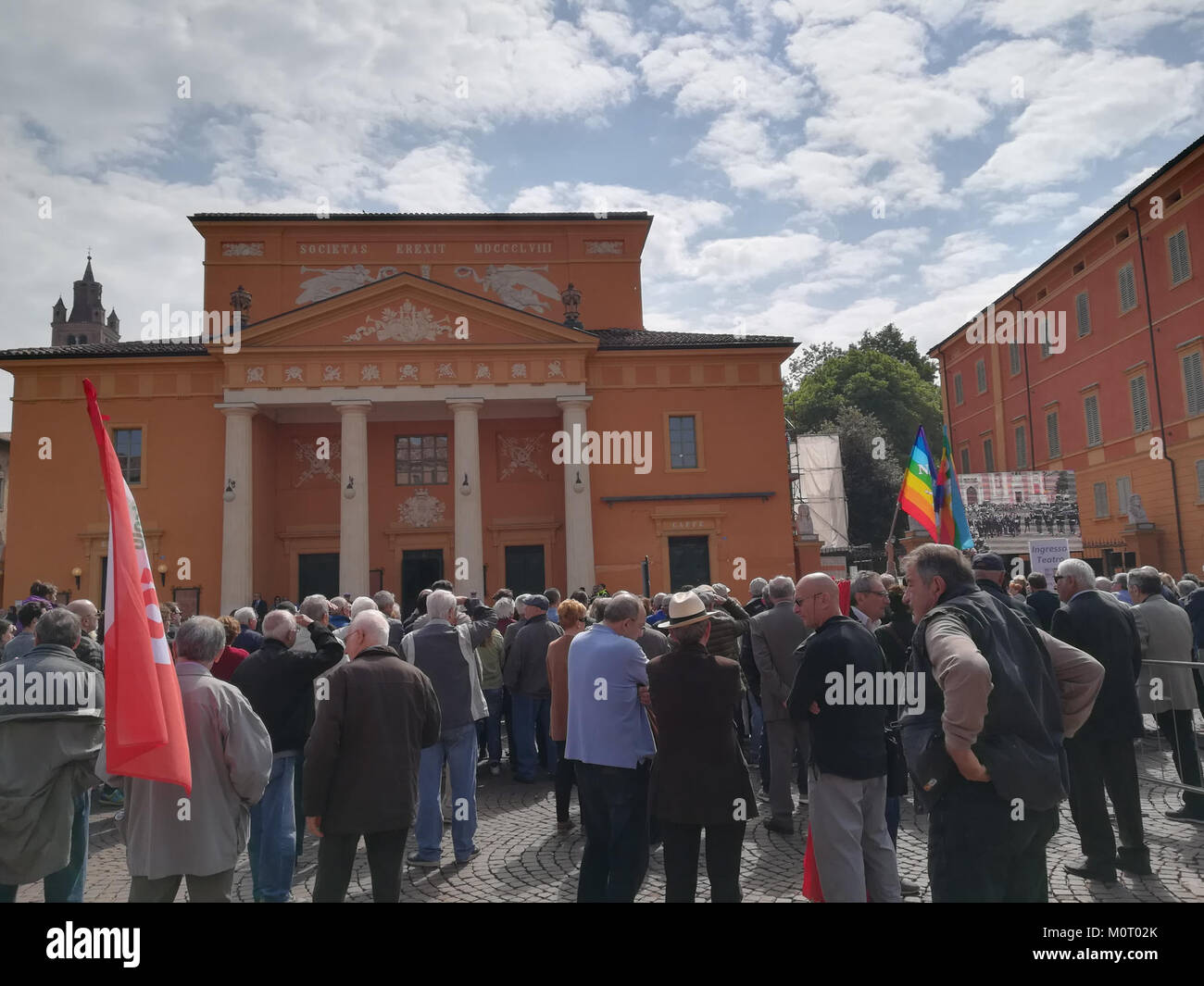 Un evento significativo si è svolto a Carpi, Reggio Emilia, il 25 aprile 2017, probabilmente per commemorare la Festa della Liberazione, una celebrazione nazionale della libertà e dell'indipendenza. Foto Stock