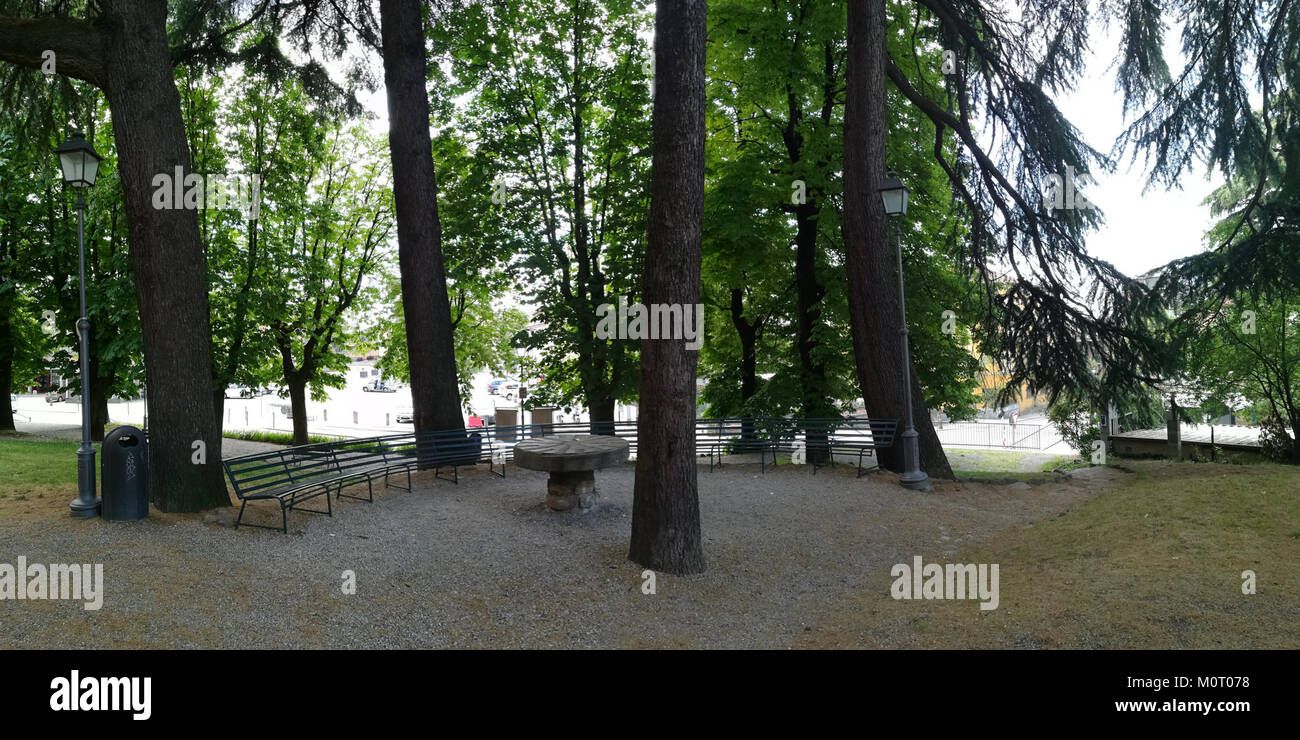 Cavriago è un comune italiano della provincia di Reggio Emilia. È conosciuta per la sua architettura storica, la cultura locale e la vicinanza a importanti monumenti regionali dell'Emilia-Romagna. Foto Stock