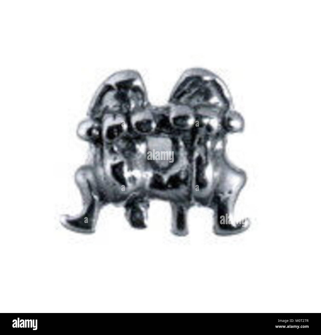 Questo pendente a doppia rana in oro fuso, risalente al 1977 circa, fa parte della collezione del Metropolitan Museum of Art L'intricato design mette in mostra un mix di arte e artigianato, mettendo in risalto la natura simbolica della rana in varie culture. Foto Stock