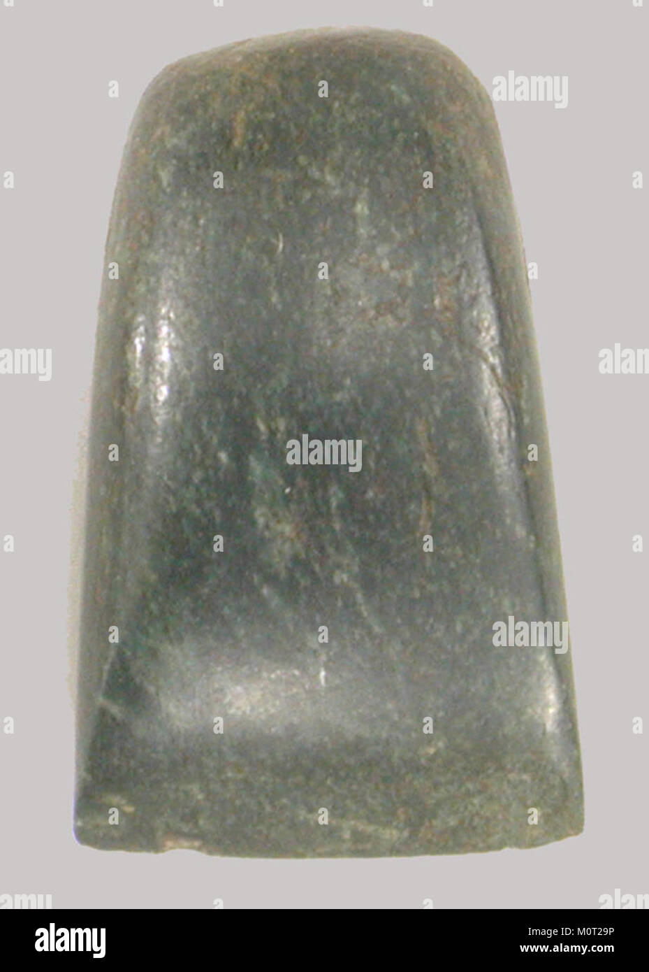 Un manufatto celtico, risalente al IV secolo a.C., che mostra un design intricato e un significato culturale del popolo celtico. Foto Stock