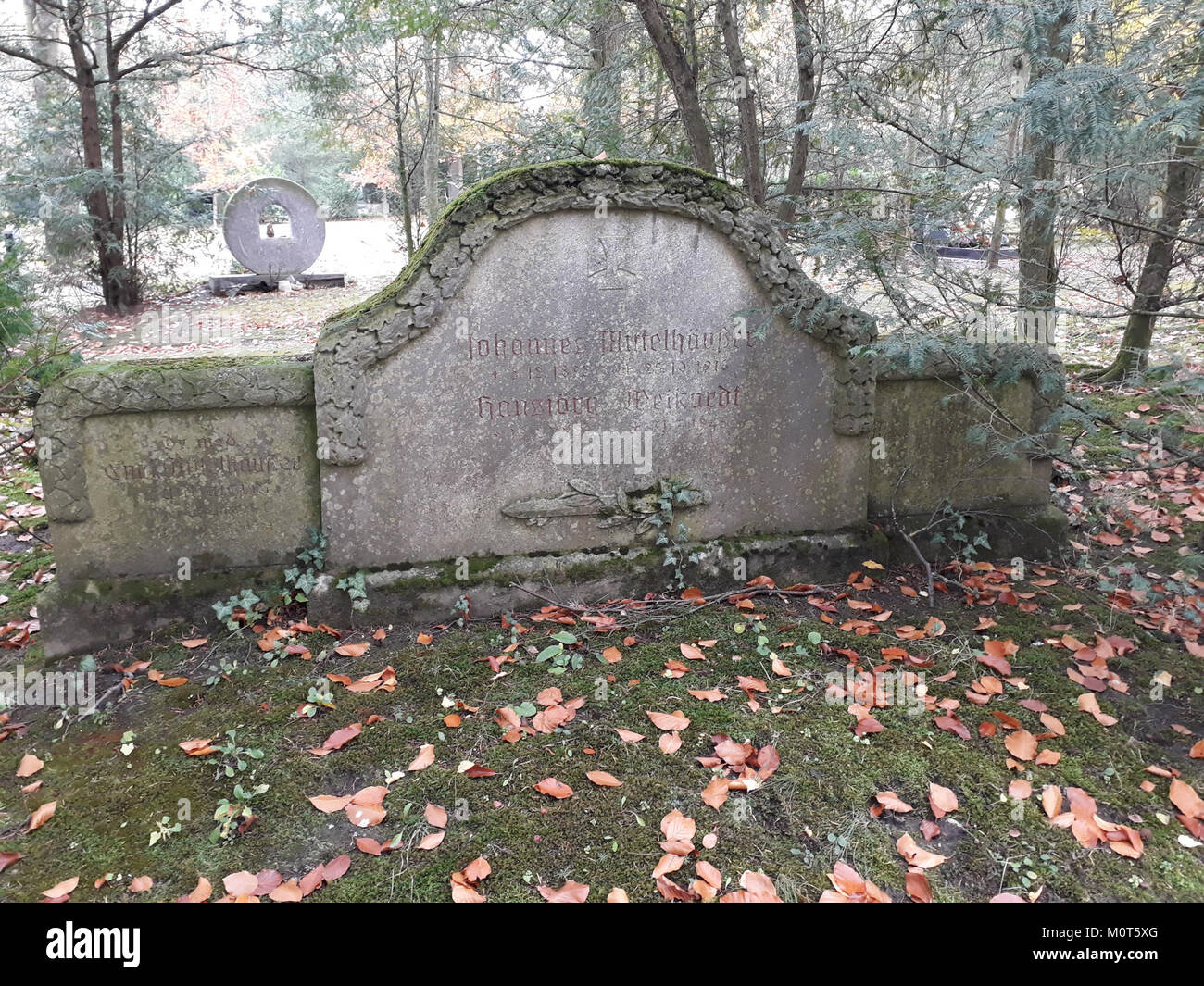 Il Cimitero Apolda 32 è un luogo di sepoltura situato ad Apolda, in Germania, notevole per il suo significato storico e il patrimonio locale. Foto Stock