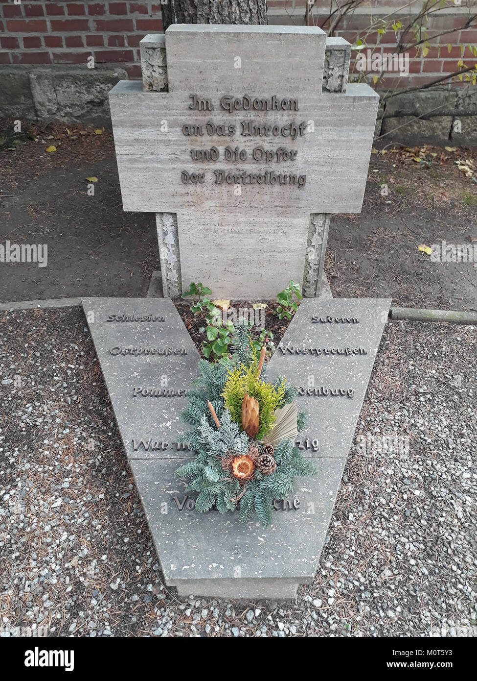 Il cimitero di Apolda, in Germania, è un sito storico noto per il suo significato culturale e architettonico. Il cimitero contiene tombe notevoli e riflette la storia regionale. Foto Stock