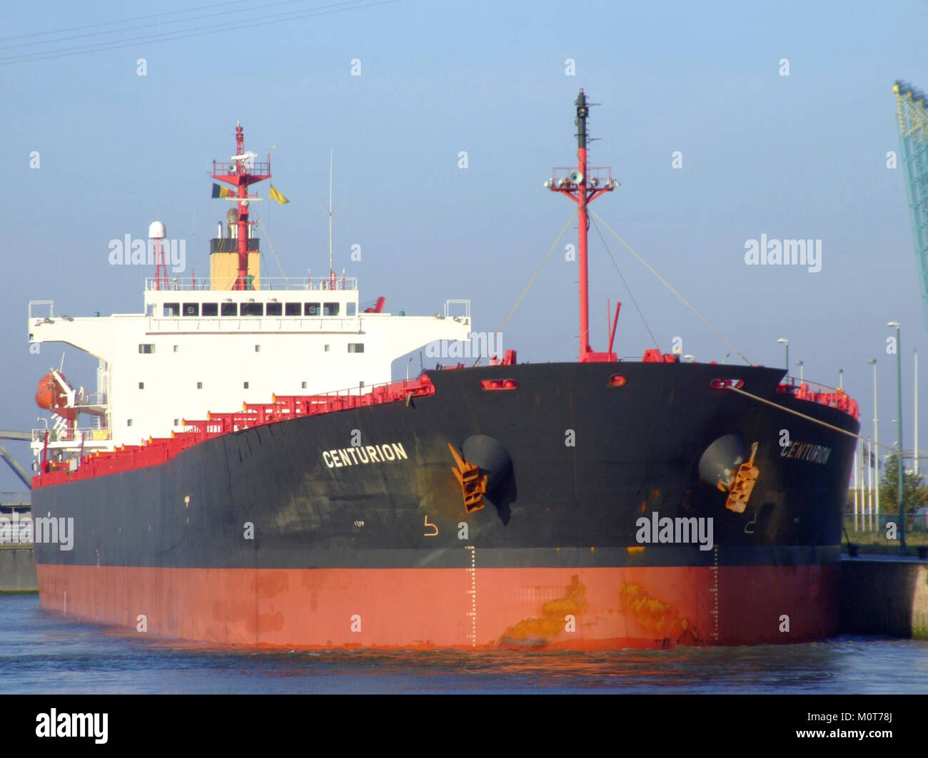 Il Centurion IMO 9304174, una nave del porto di Anversa, Belgio, è stato visto nella chiusa di Berendrecht l'8 novembre 2008, un evento significativo per le operazioni portuali e il traffico marittimo. Foto Stock