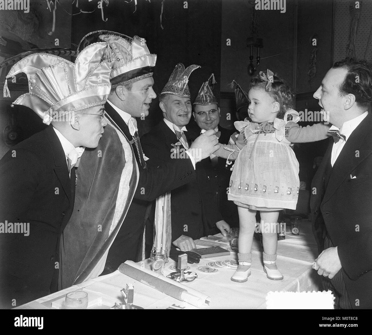 Carnavalsvereniging Valkenburg celebra il suo 70° anniversario con eventi e tradizioni al centro delle celebrazioni del carnevale della comunità a Valkenburg, nei Paesi Bassi. Foto Stock