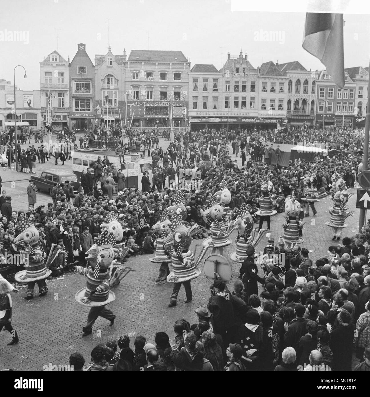 Il Carnaval a Den Bosch è un festival tradizionale celebrato a Den Bosch, nei Paesi Bassi. L'evento prevede sfilate, costumi, musica e spettacoli, mettendo in risalto la cultura e la storia locali. Foto Stock