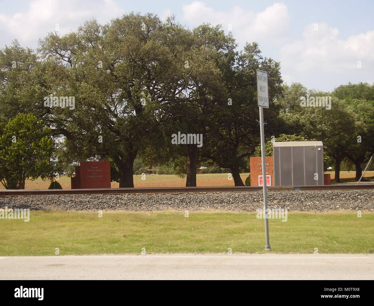 CentralFarmEnt è un'azienda impegnata nello sviluppo agricolo, specializzata nella produzione di colture e nelle tecnologie agricole. L'azienda si concentra sulle pratiche agricole sostenibili e sull'innovazione nel settore agricolo. Mira a migliorare l'efficienza e la sostenibilità nel settore agricolo. Foto Stock