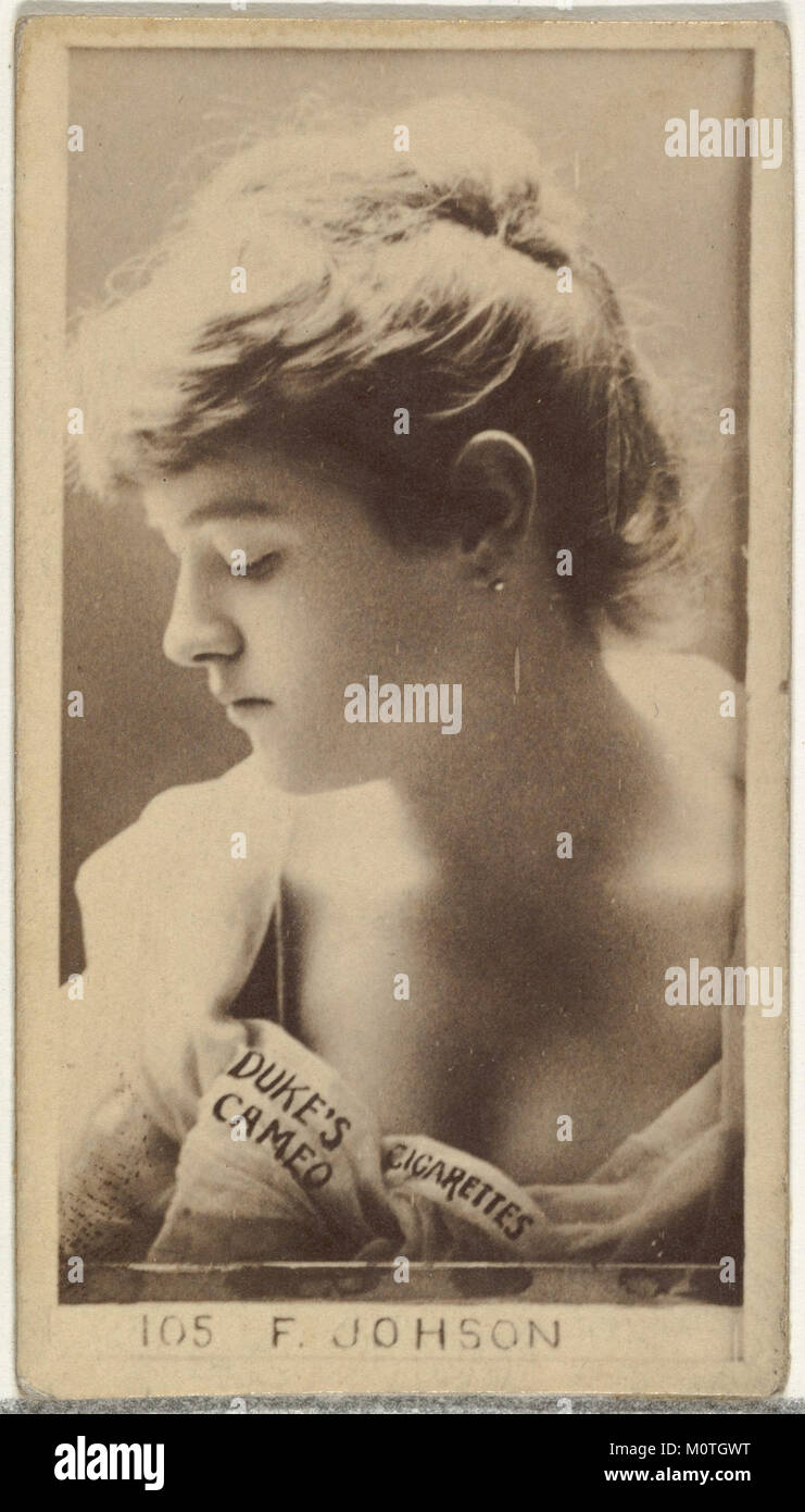 La carta numero 105 della serie "Actors and Actresses", con F. Johnson, fu emessa dalla Duke Sons & Co. All'inizio del XX secolo per promuovere le sigarette Cameo. Rappresenta la popolarità delle carte da collezione nelle promozioni delle sigarette. Foto Stock