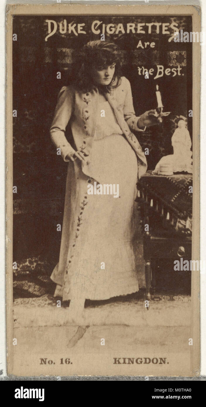 La carta numero 16 della serie Actors and Actresses, con Miss Kingdon, faceva parte del set promozionale Duke Cigarettes emesso dalla Duke Sons & Co.. Questa carta da collezione è stata emessa per promuovere i loro prodotti. Foto Stock La carta numero 16 della serie Actors and Actresses, con Miss Kingdon, faceva parte del set promozionale Duke Cigarettes emesso dalla Duke Sons & Co.. Questa carta da collezione è stata emessa per promuovere i loro prodotti. Foto Stock