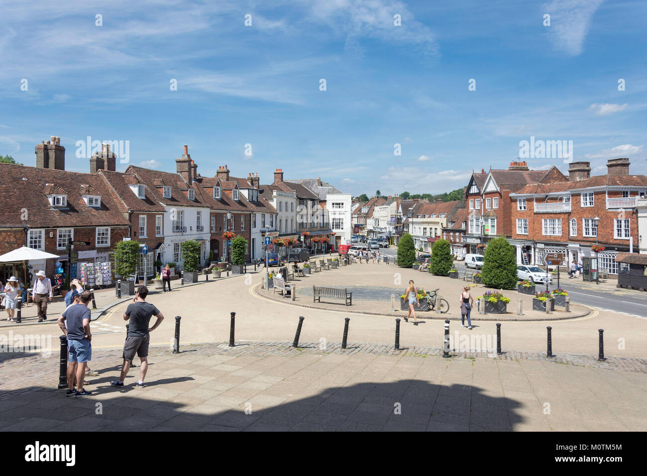 High street & Abbey verde, Battle, East Sussex, England, Regno Unito Foto Stock