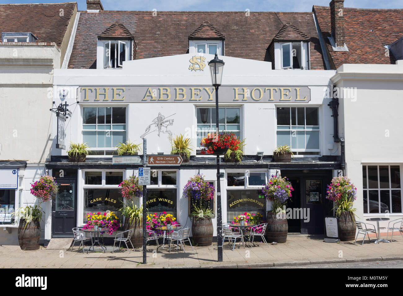 Xvii secolo il Abbey Hotel, High Street, Battle, East Sussex, England, Regno Unito Foto Stock