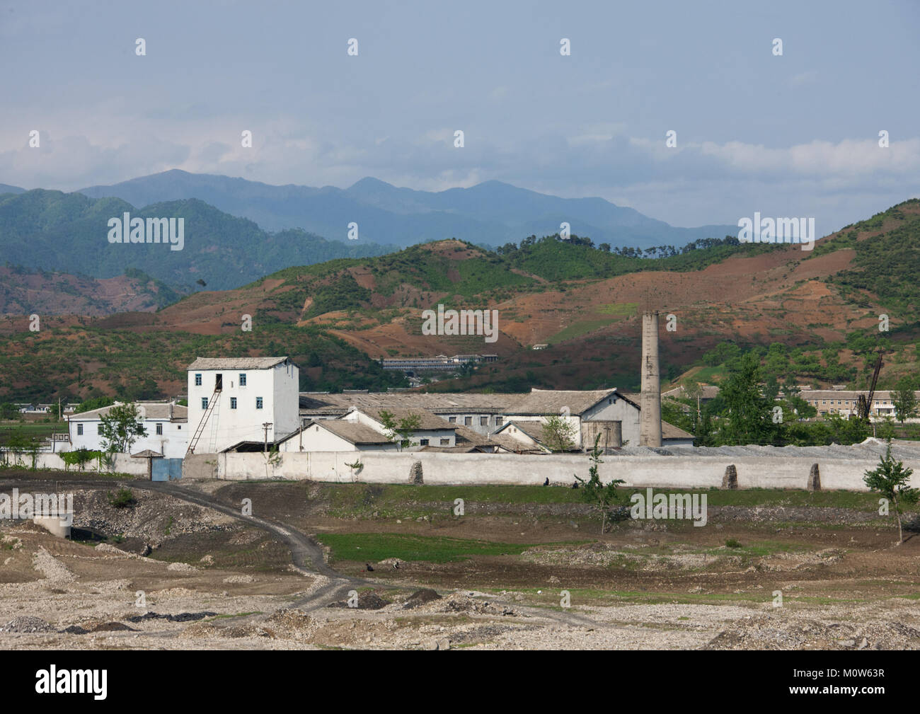 La fabbrica in campagna, Provincia di Pyongan, Myohyang-san, Corea del Nord Foto Stock