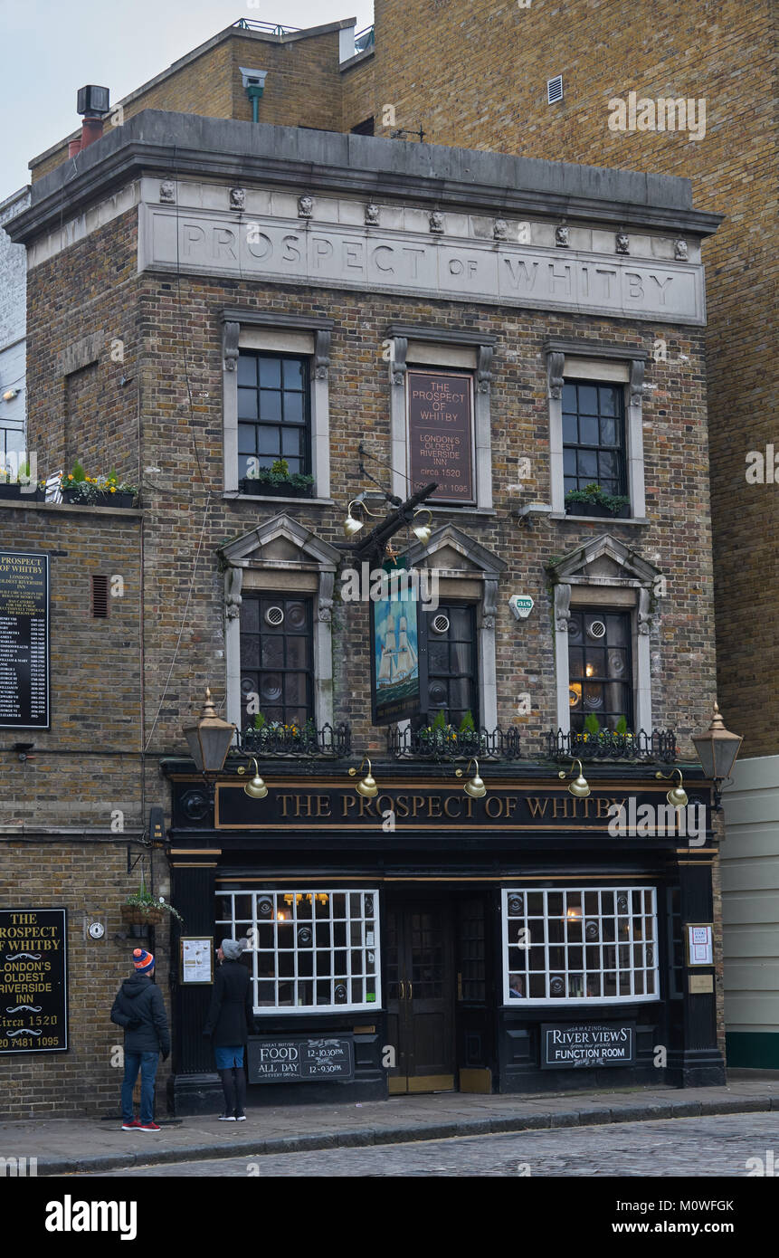 La prospettiva di whitby pub di Londra Foto Stock