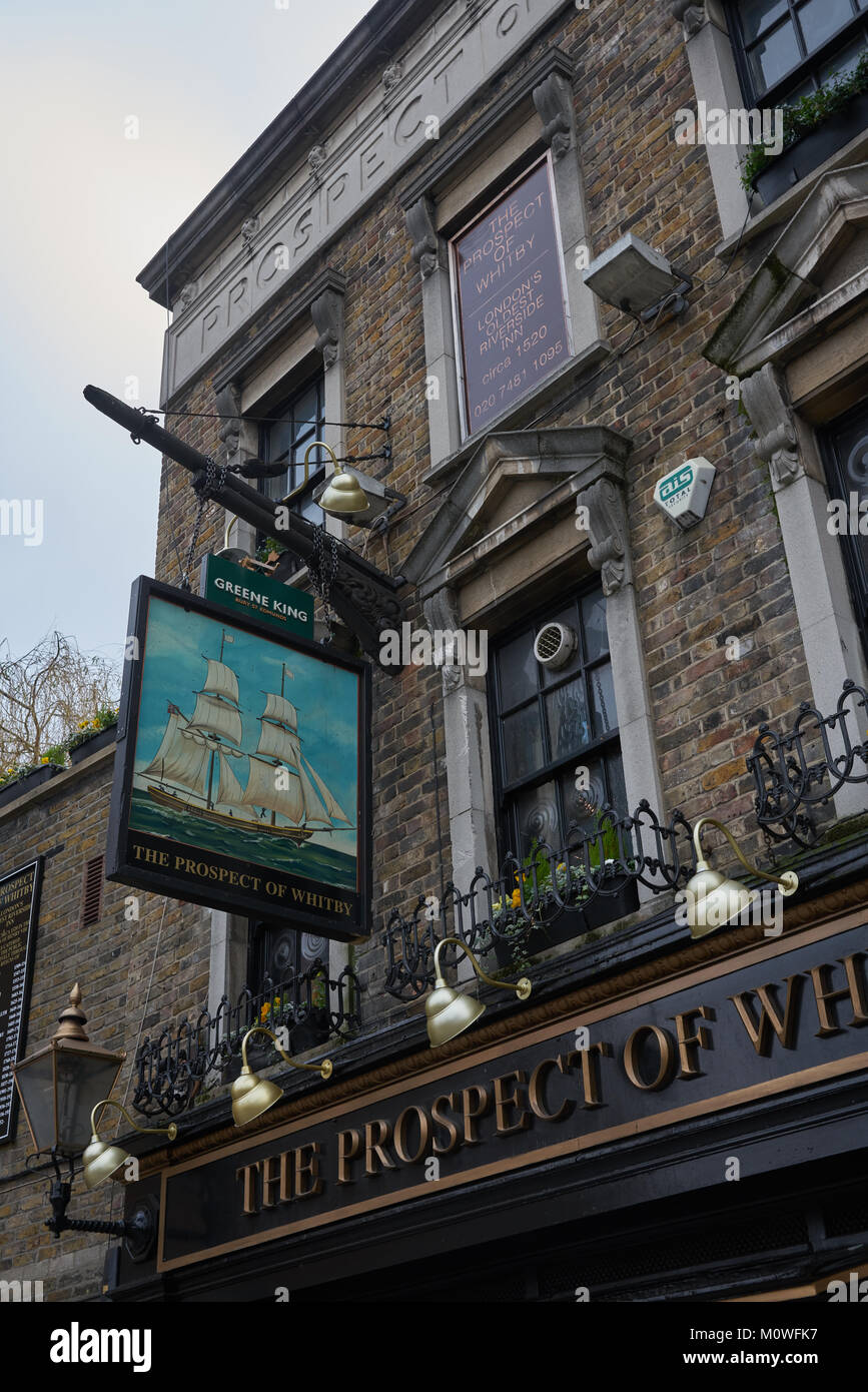 La prospettiva di whitby pub di Londra Foto Stock