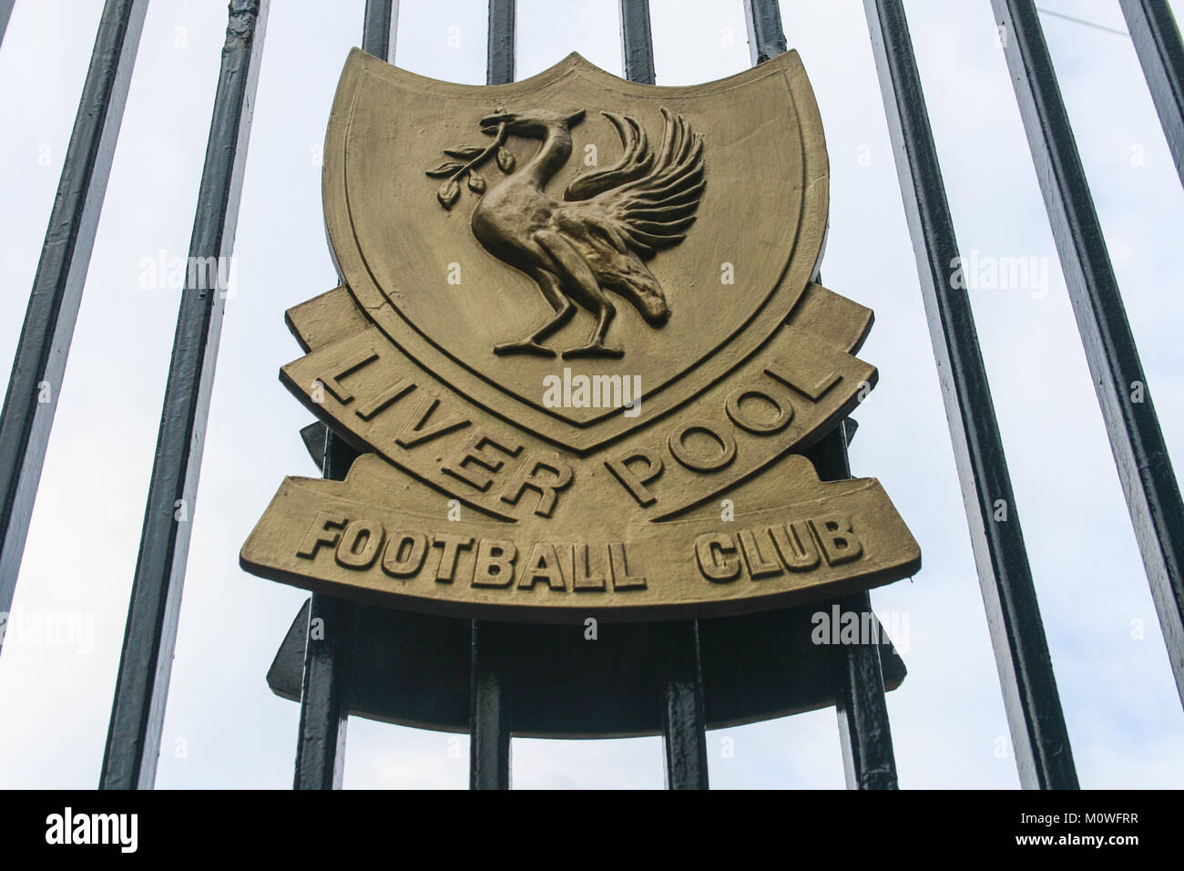 LIVERPOOL, in Inghilterra - Aprile 21, 2012 : segno di Liverpool Football Club sul cancello di ingresso ad Anfield Stadium. Foto Stock