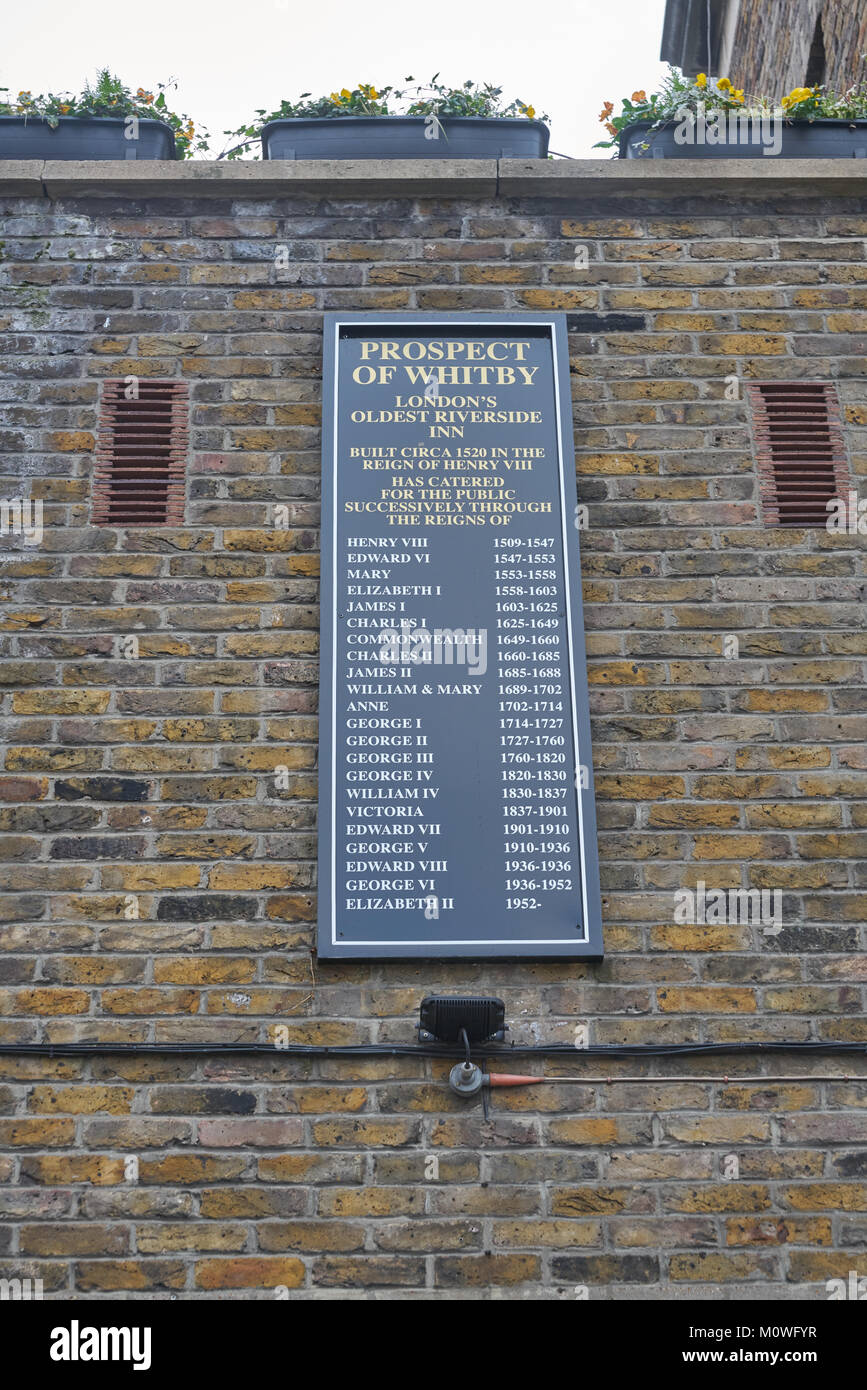 La prospettiva di whitby pub di Londra Foto Stock