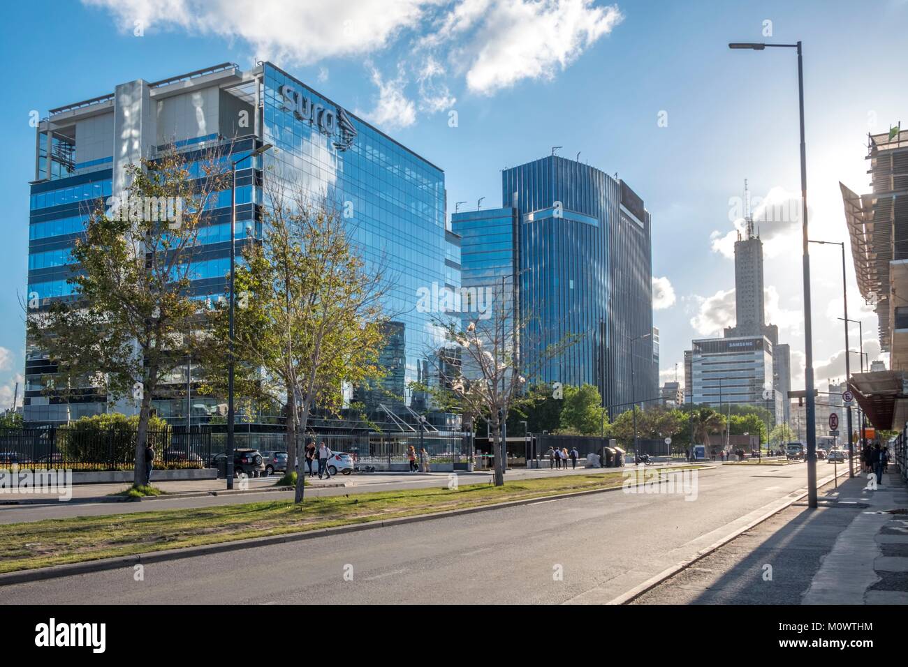 L'Argentina,provincia di Buenos Aires,Buenos Aires,a Puerto Madero, zona del porto vecchio trasformato in un nuovo quartiere residenziale e ufficio nel 2000s Foto Stock