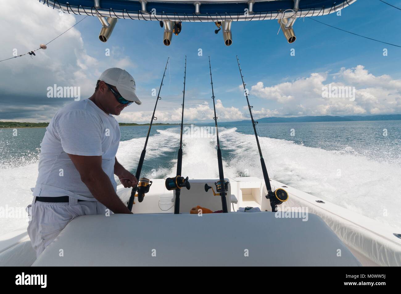 Costa Rica,Puntarenas provincia,Osa Peninsula,Puerto Jimenez,Golfo Duce,pesca in mare Foto Stock