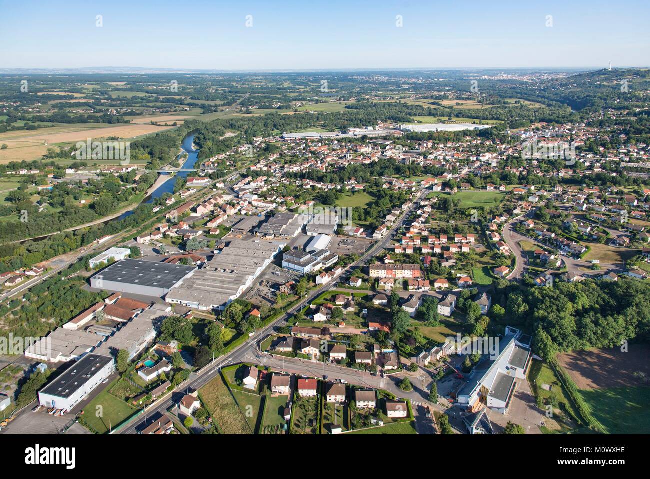 Francia,Allier,Saint Yorre,fiume Allier (vista aerea) Foto Stock