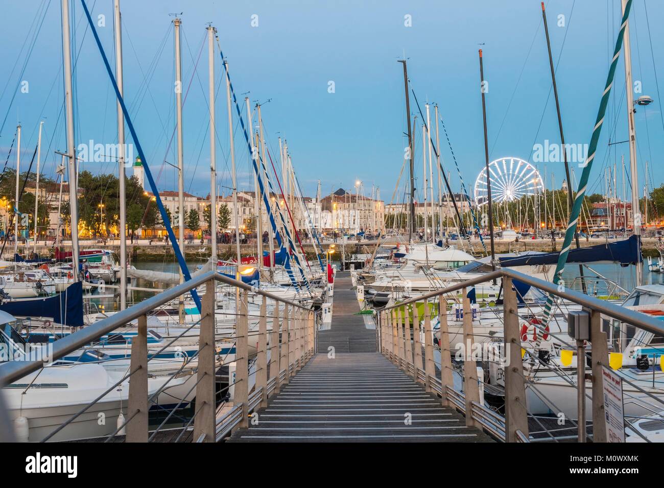 Francia,Charente Maritime,La Rochelle,bacino galleggiante del Porto Vecchio Foto Stock