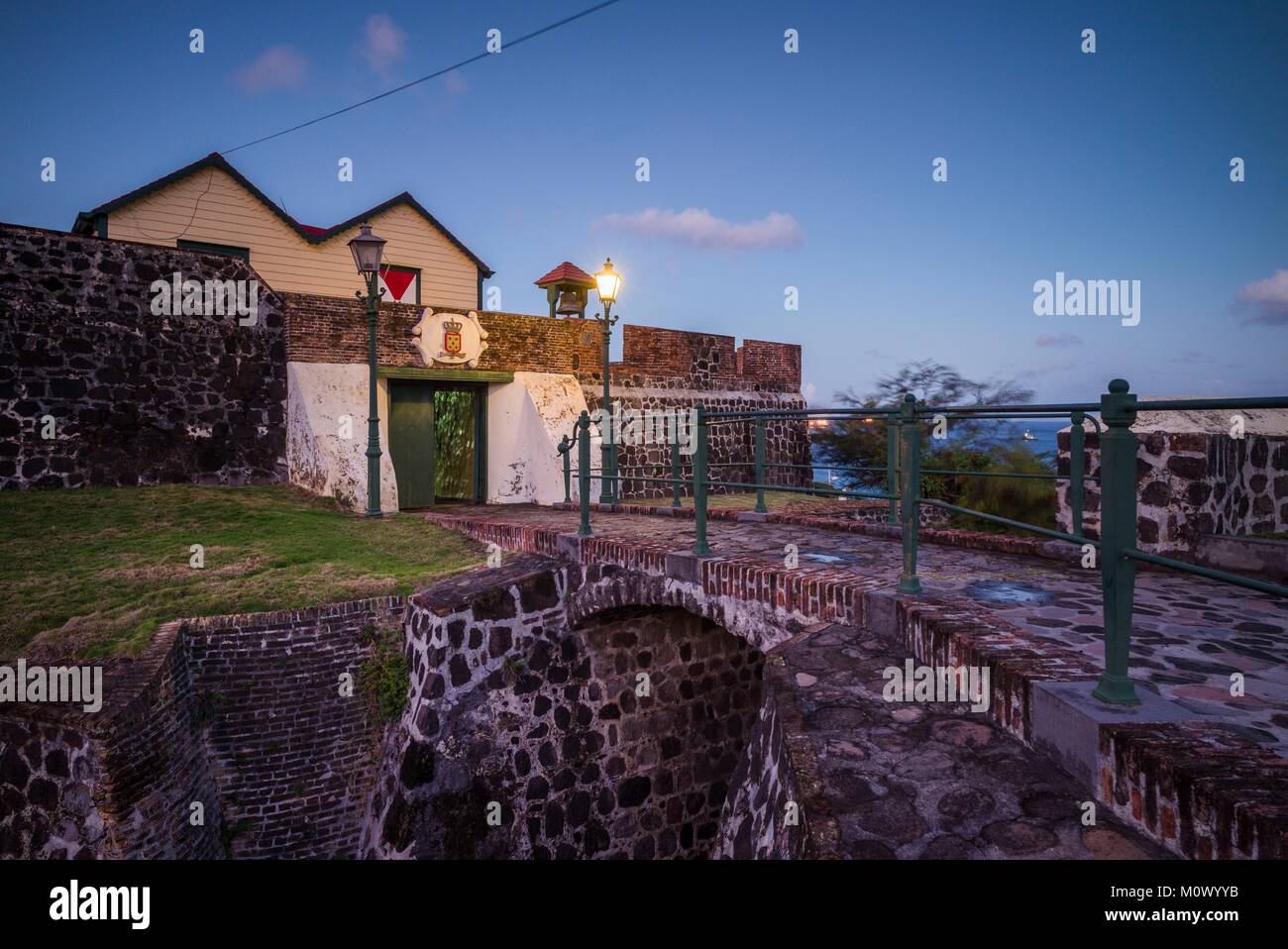 Paesi bassi,Sint Eustatius,Oranjestad,Fort Oranje,gate extrance,all'alba Foto Stock