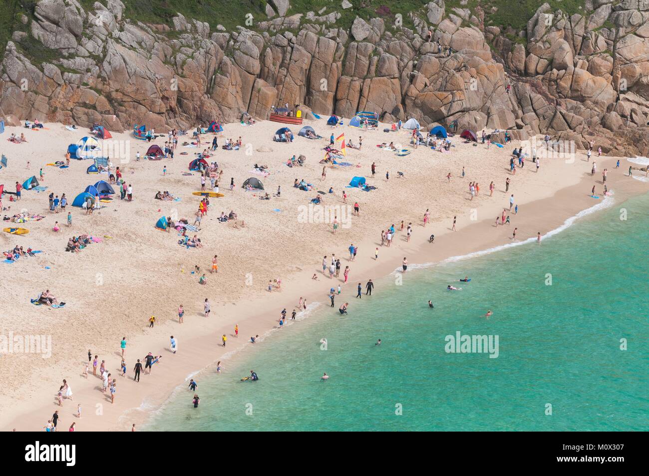 Regno Unito,Cornwall,Porthcurno Bay e la spiaggia Foto Stock