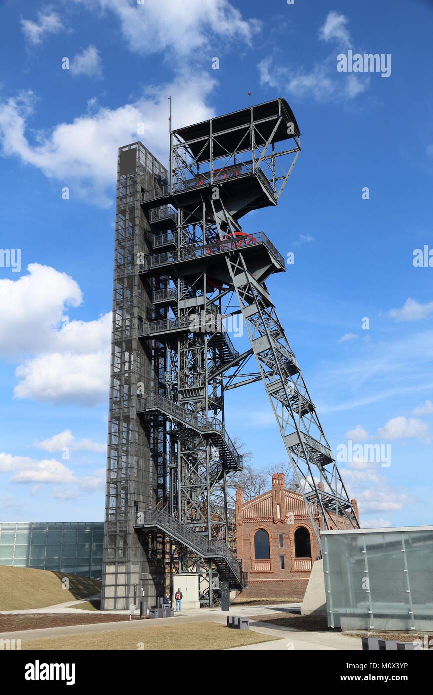 Katowice in Polonia - industriali retrò della miniera di carbone di torre dell'albero. Alta Slesia regione. Foto Stock