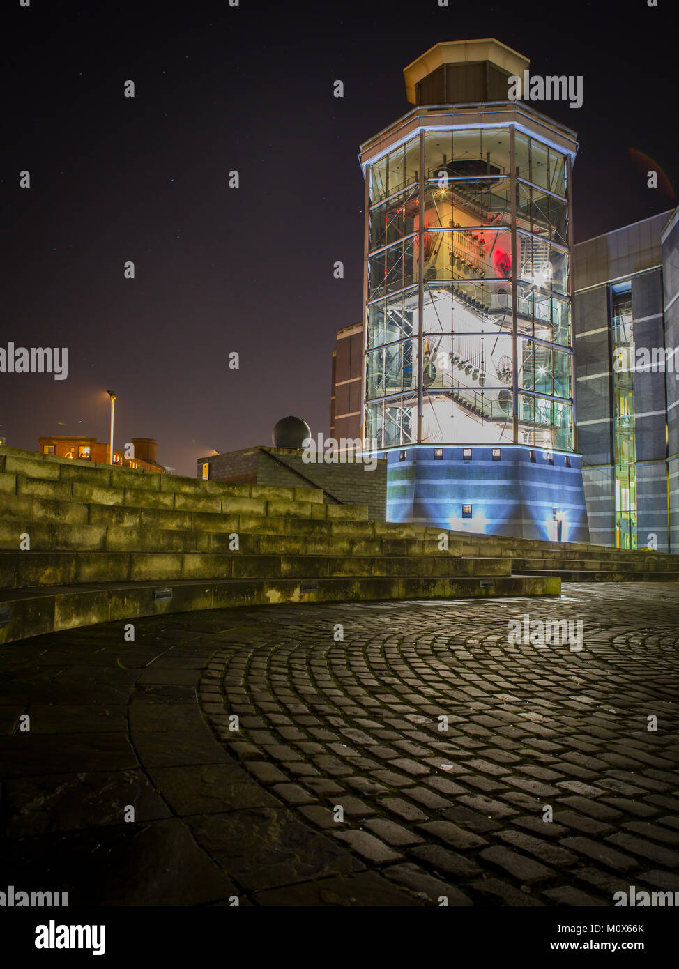 Clarence Dock / Dock di Leeds a Leeds, West Yorkshire, Regno Unito durante la notte Foto Stock