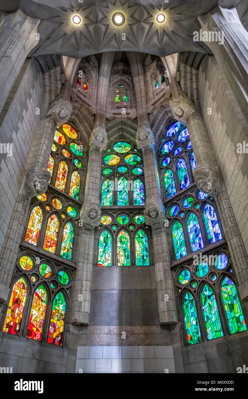 L'interno della splendida Sagrada Familia Basilica progettata da Antoni Gaudi e situato a Barcellona. Foto Stock