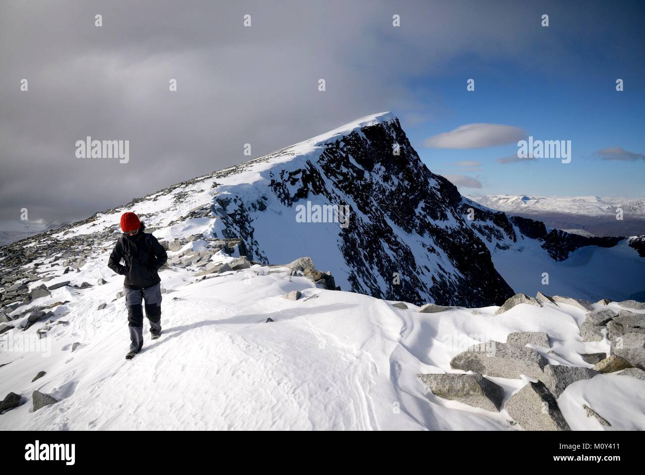 Norvegia,Oppland,Vaga,Parco nazionale di Jotunheimen,trek al vertice di Glittertinden (Glittertind),la seconda montagna più alta in Norvegia a 2465m sopra il livello del mare Foto Stock