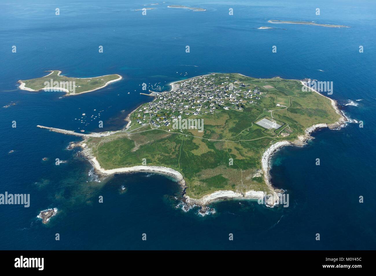 Francia,Finisterre,Le Conquet,arcipelago Molene,Molene e Ledenez Vraz isole (vista aerea) Foto Stock