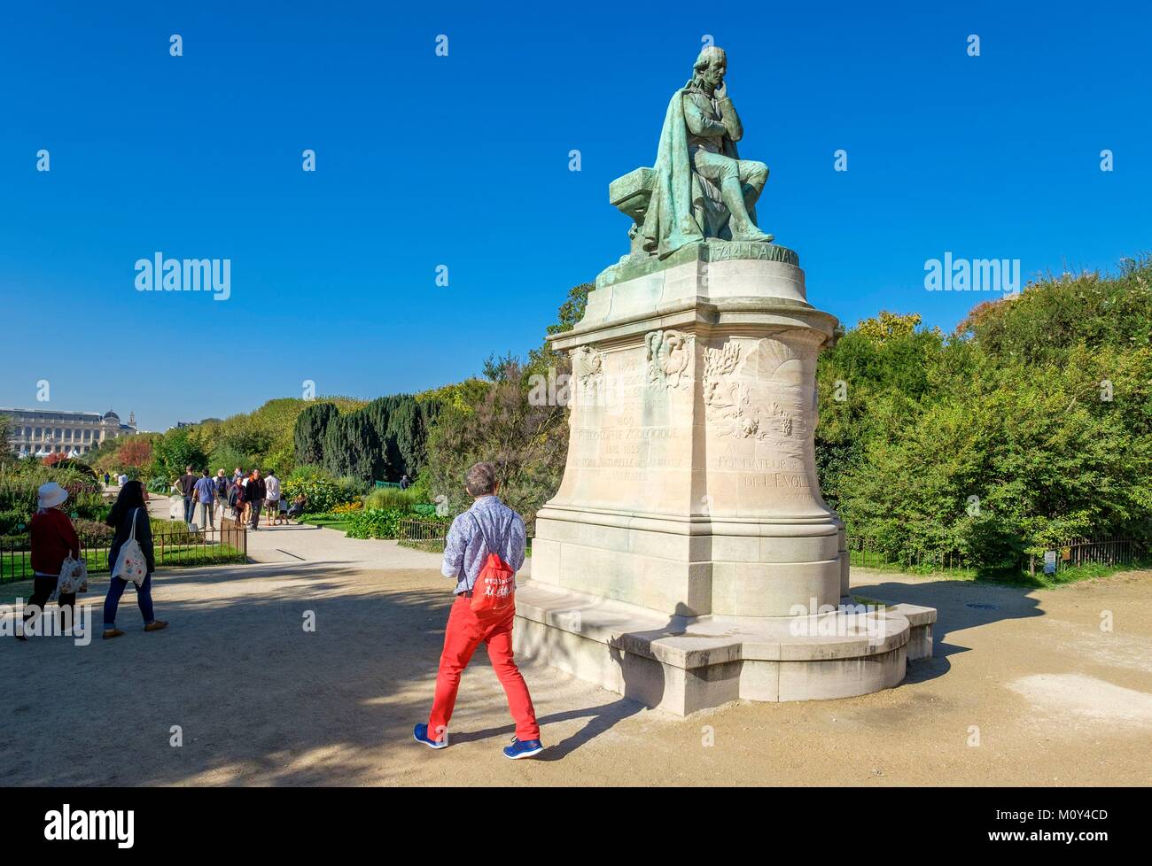 Francia,Parigi,Jardin des Plantes,parco botanico giardino pubblico e sede del Museo Nazionale di Storia Naturale,un monumento per il naturalista Giovanni Battista de Lamarck Foto Stock