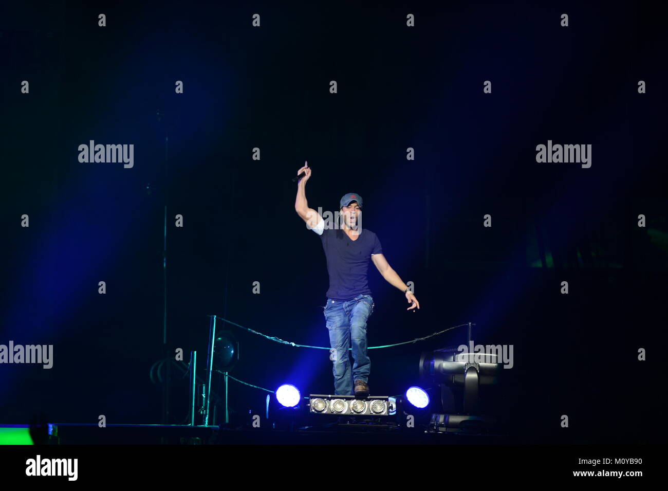 MIAMI, FL - 31 agosto: Enrique Iglesias suona presso AmericanAirlines Arena il Agosto 31, 2012 a Miami in Florida. Persone: Enrique Iglesias trasmissione Ref: FLXX Hoo-Me.com / MediaPunch Foto Stock