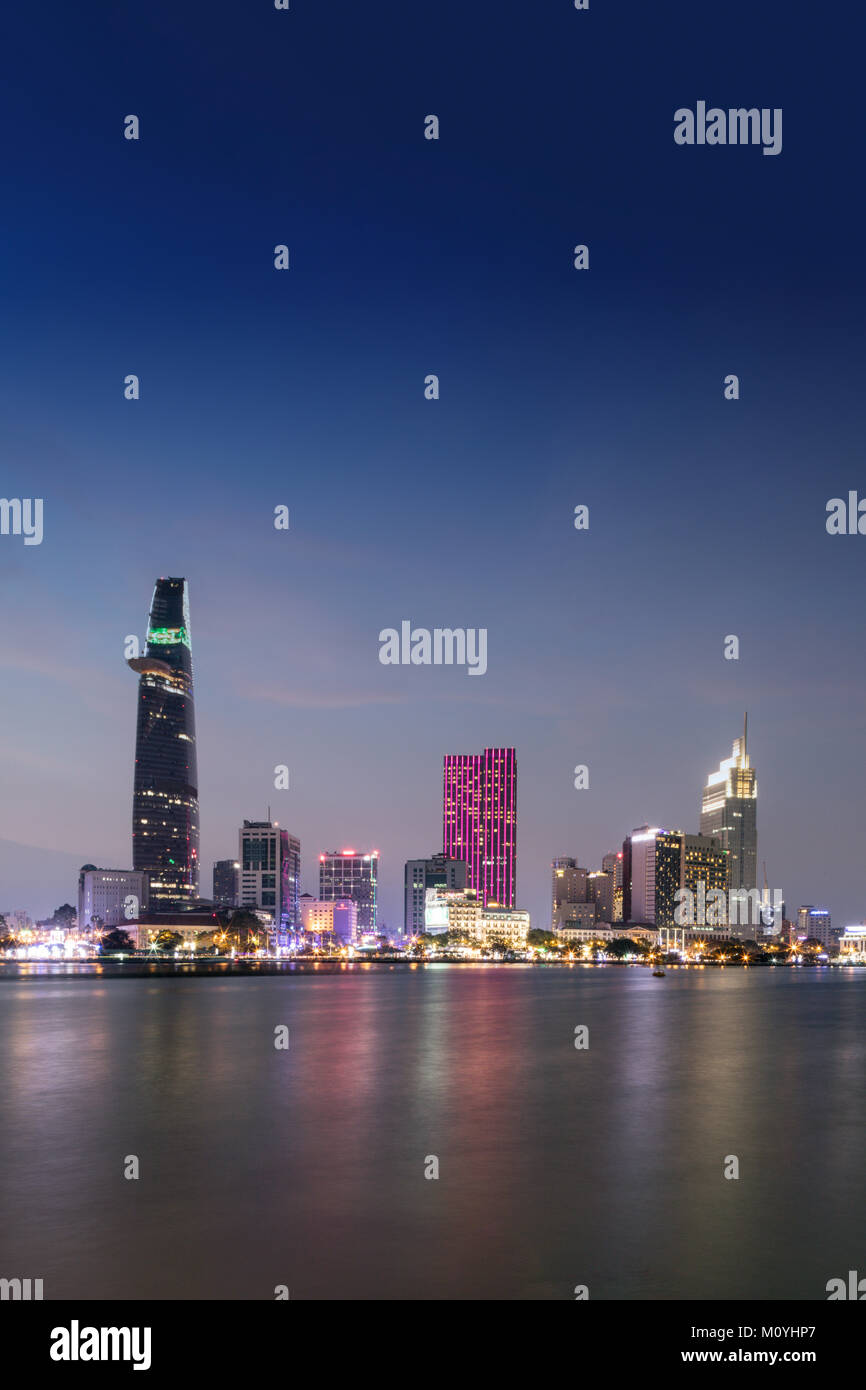 Lo skyline della città di Ho Chi Minh (Saigon) mostra la torre Bitexco Foto Stock
