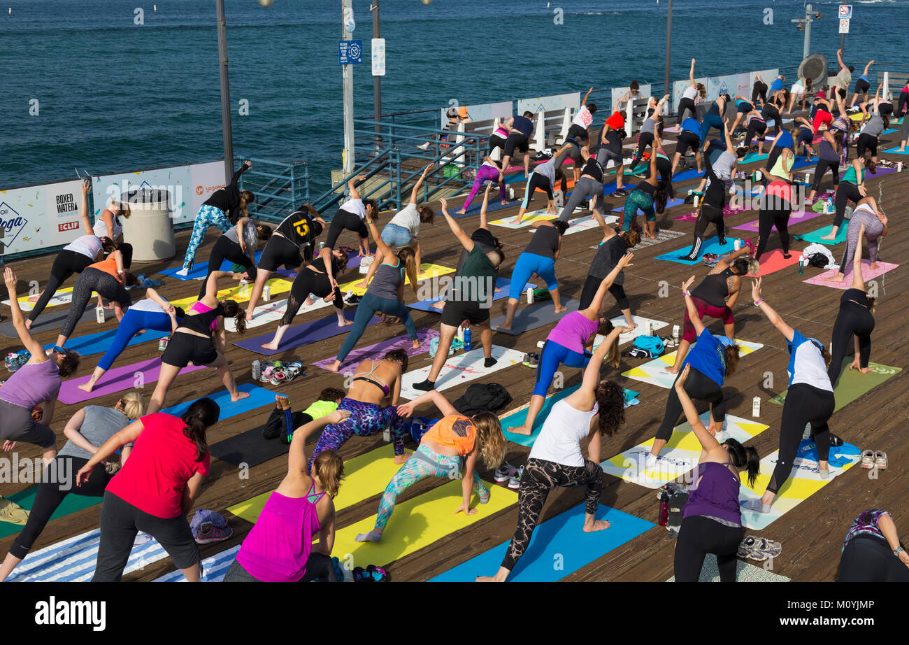 Lavorare sul molo di Santa Monica, California, Stati Uniti Foto Stock