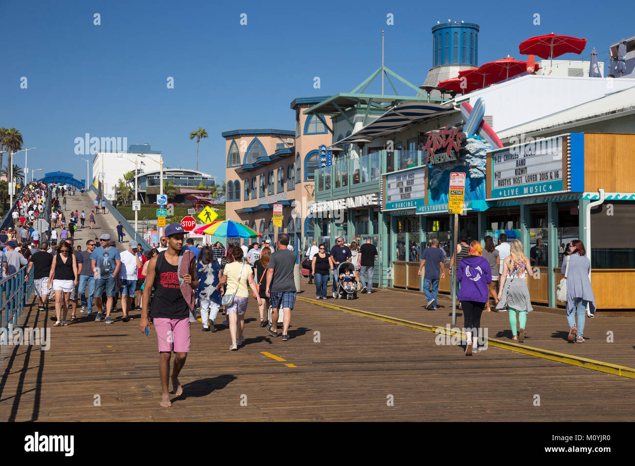 Sul Molo di Santa Monica, California, Stati Uniti Foto Stock