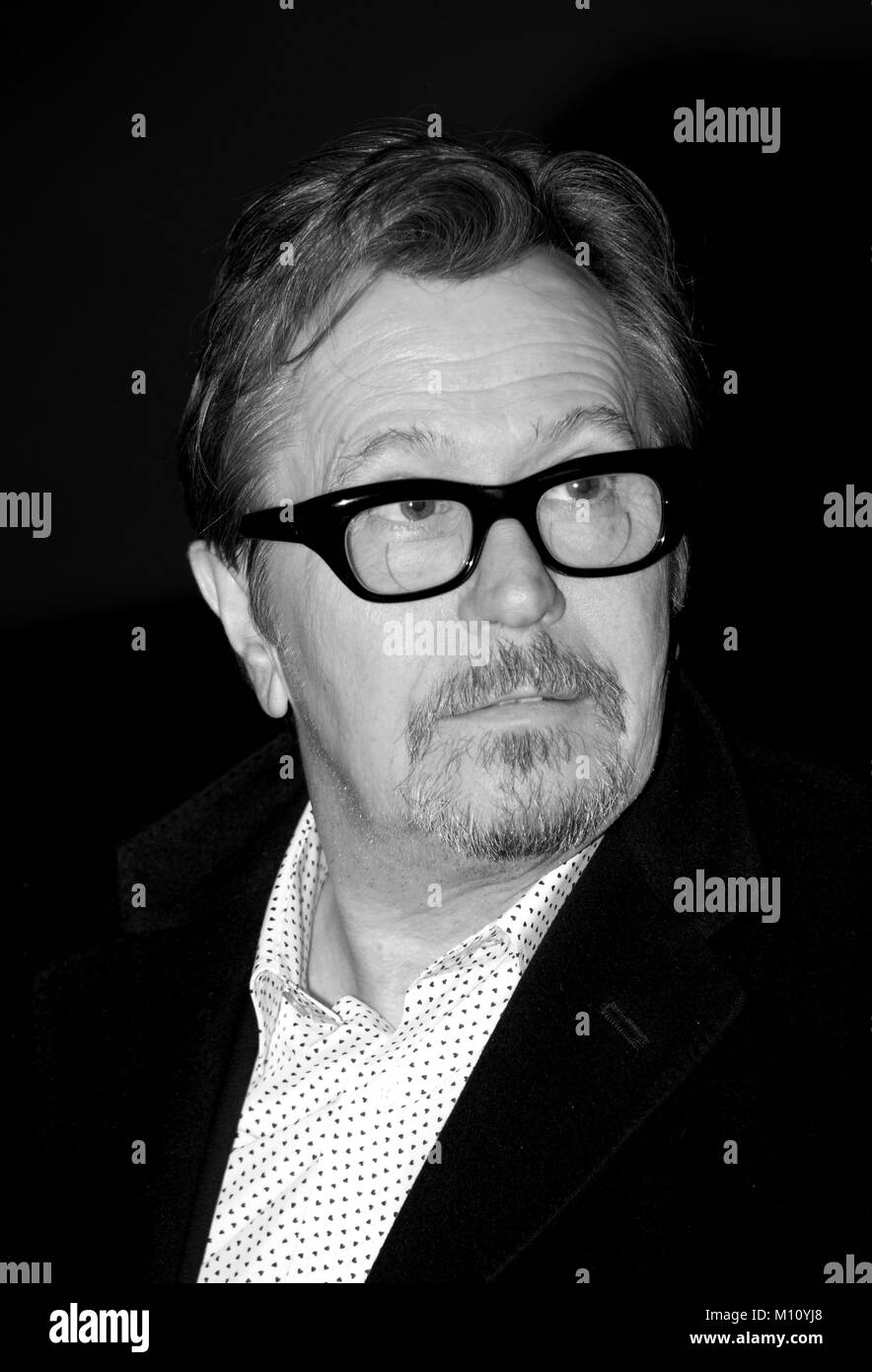 7 dicembre 2017 - Parigi Gary Oldman e Joe Wright frequentare l'Ora Più Buia premiere del film. Foto Stock