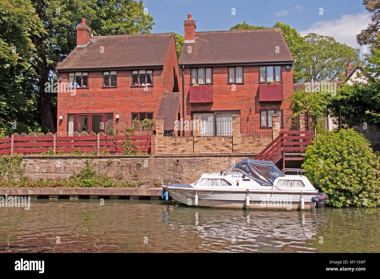 Stanstead Abbotts, Houes dal fiume Lee (fiume Lea) Hertfordshire, Inghilterra Foto Stock