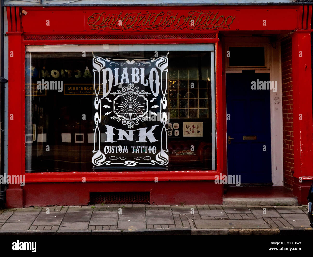 Inchiostro Diablo custom salotto tattoo shop anteriore nella grande Colman Street, Ipswich, Suffolk. Gennaio 2018. Foto Stock