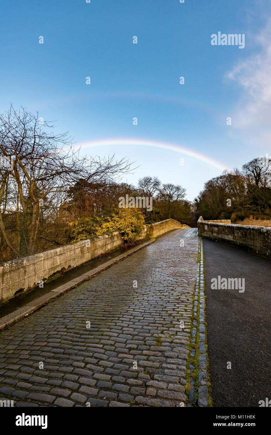 Warkworth antico ponte, Warkworth, Northumberland, Regno Unito Foto Stock